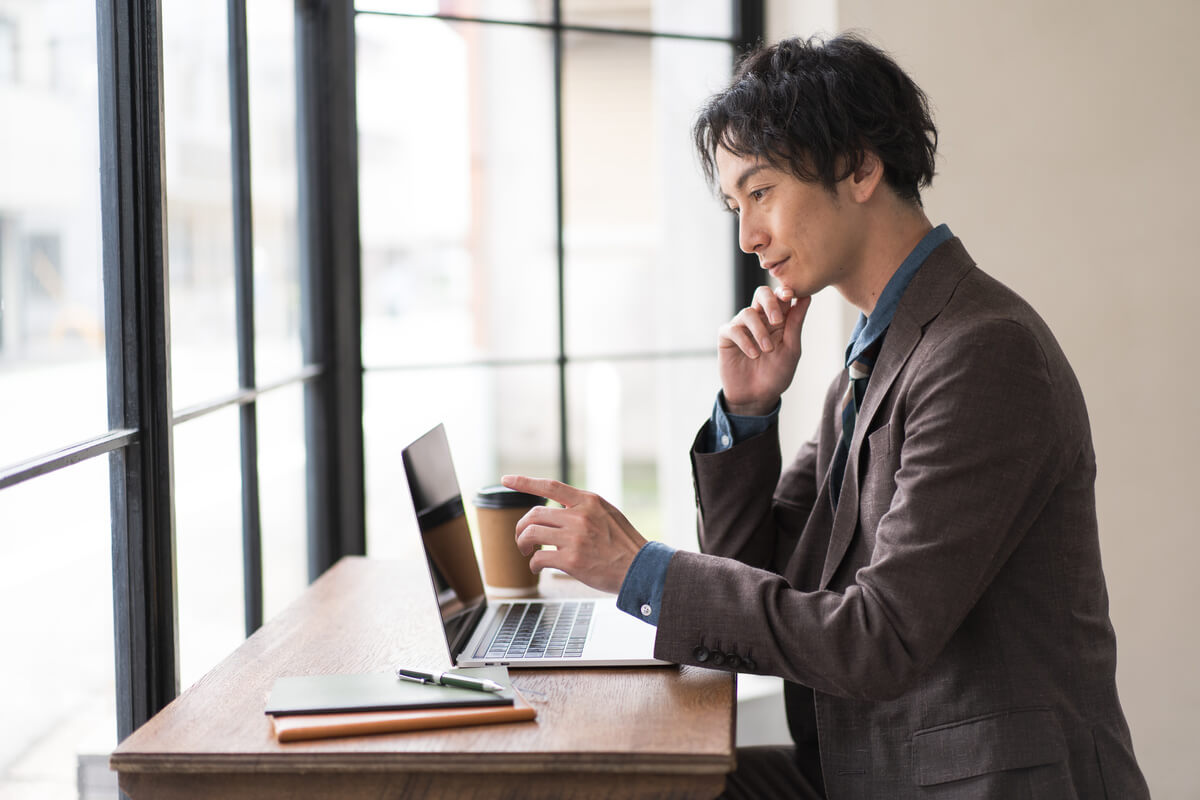 早めに抜け毛予防を始めていつまでもかっこいい男性を目指そう