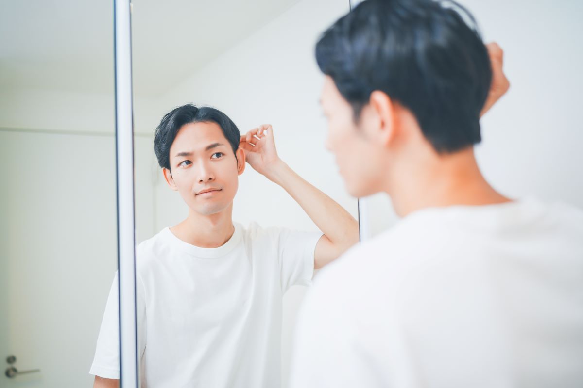 胸毛が生えている人は薄毛の進行を注視しておこう