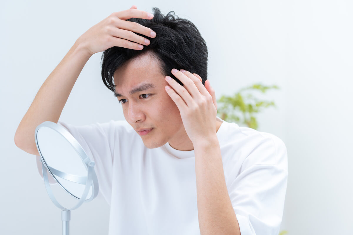 年齢関係なく誰でも細い抜け毛が増える可能性はある