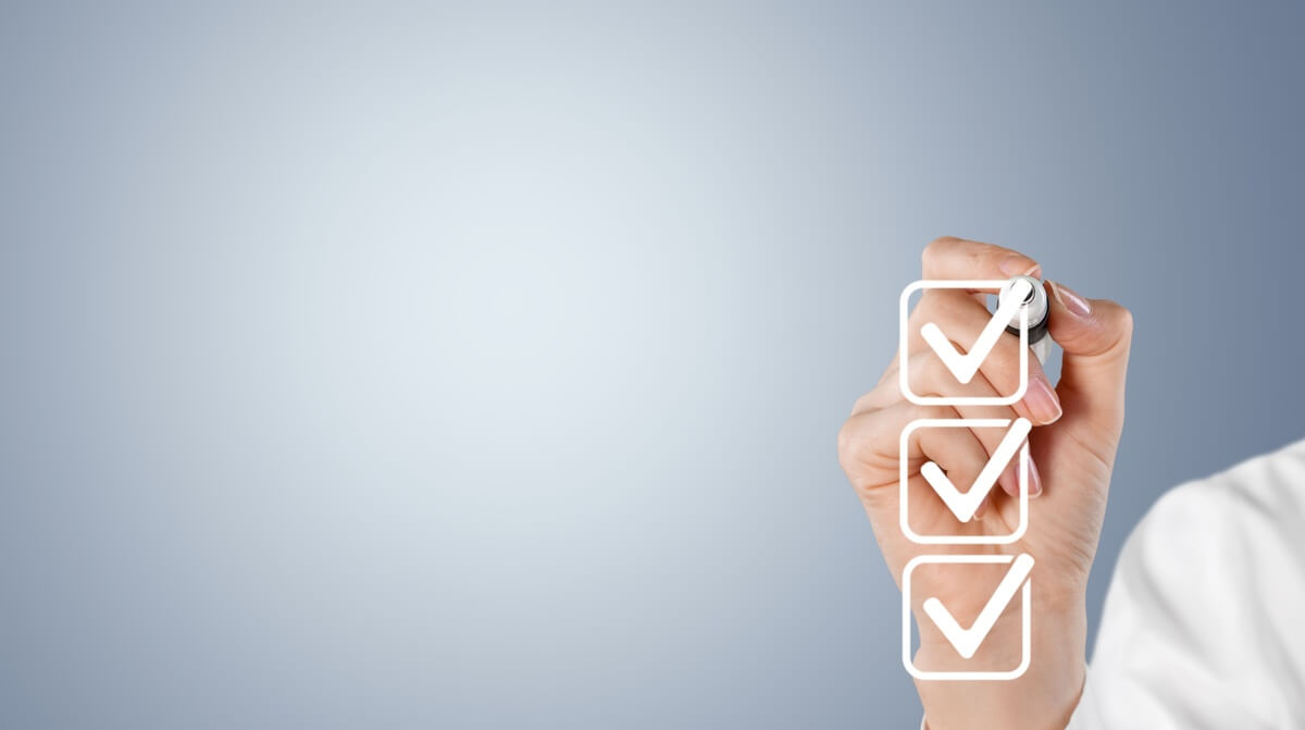 抜け毛の多さ以外に該当すると薄毛リスクがあるサインを紹介