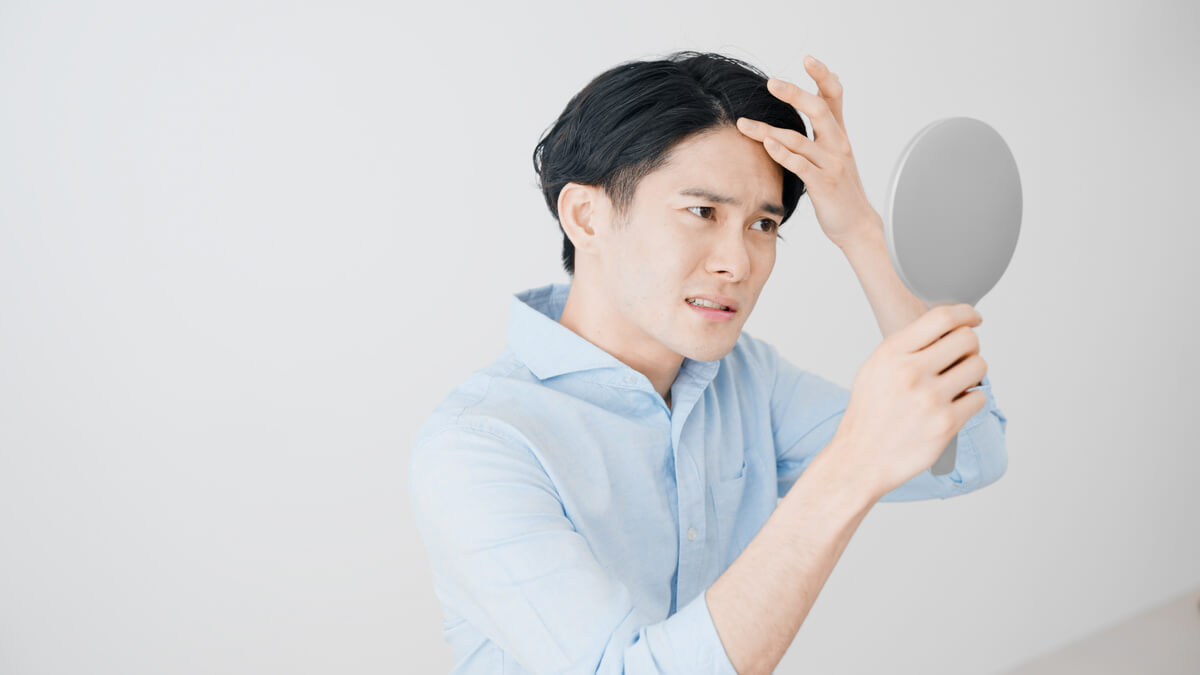 朝に髪を濡らすとはげる？薄毛リスクと頭皮にやさしい寝癖の直し方を紹介